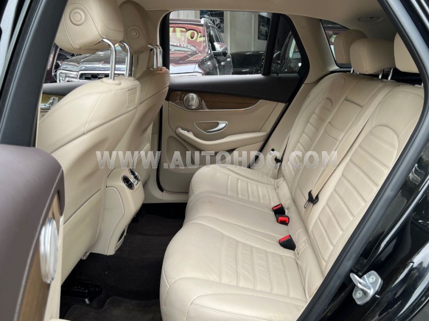 Xe Mercedes Benz GLC 250 4Matic 2017
