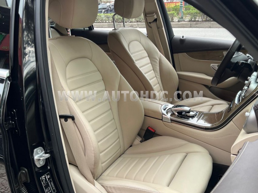 Xe Mercedes Benz GLC 250 4Matic 2017