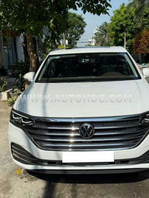 Volkswagen Viloran Luxury
